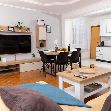 Apartman Tihana Vinkovci Exterior foto