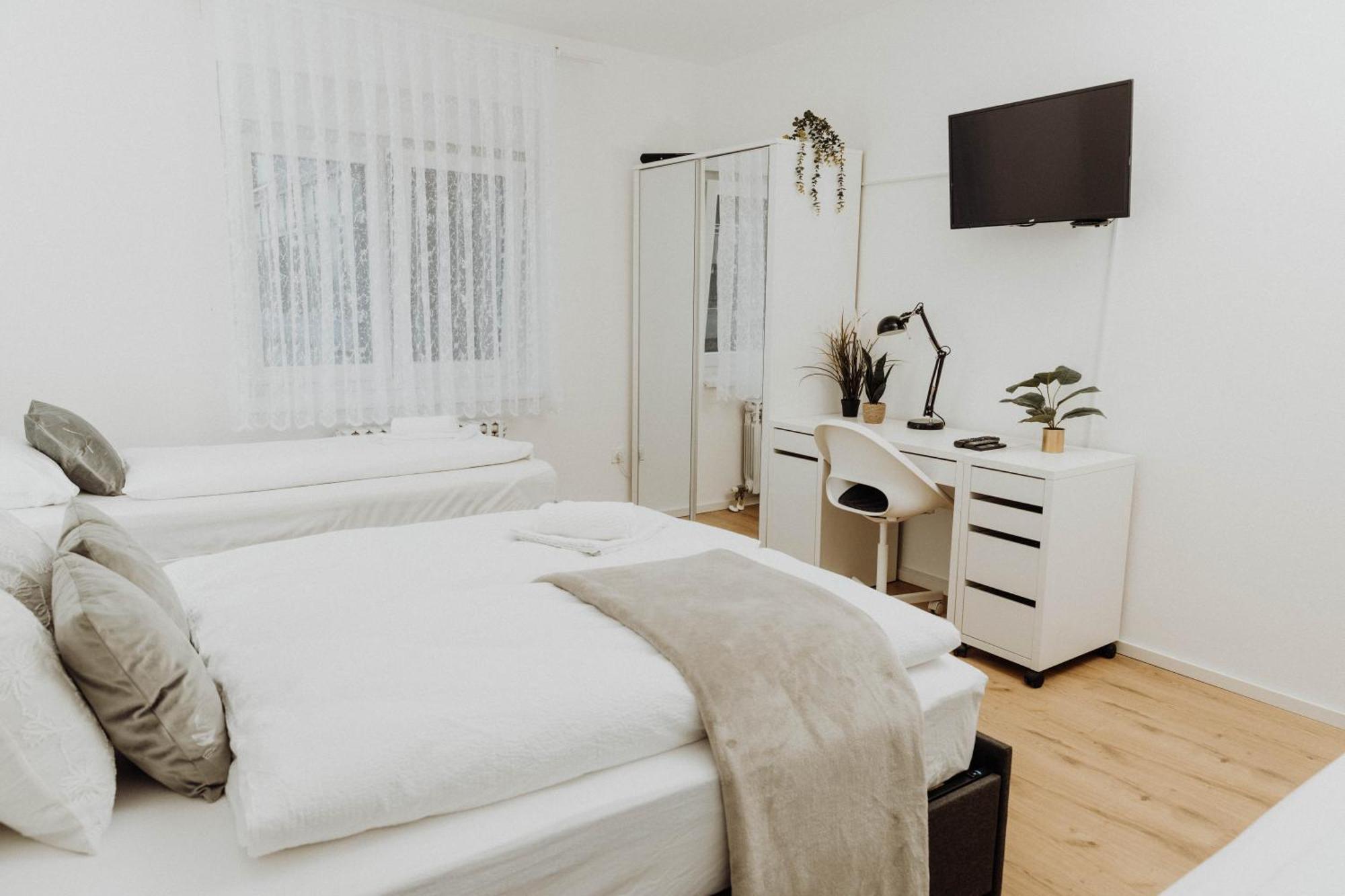 Apartman Tihana Vinkovci Exterior foto