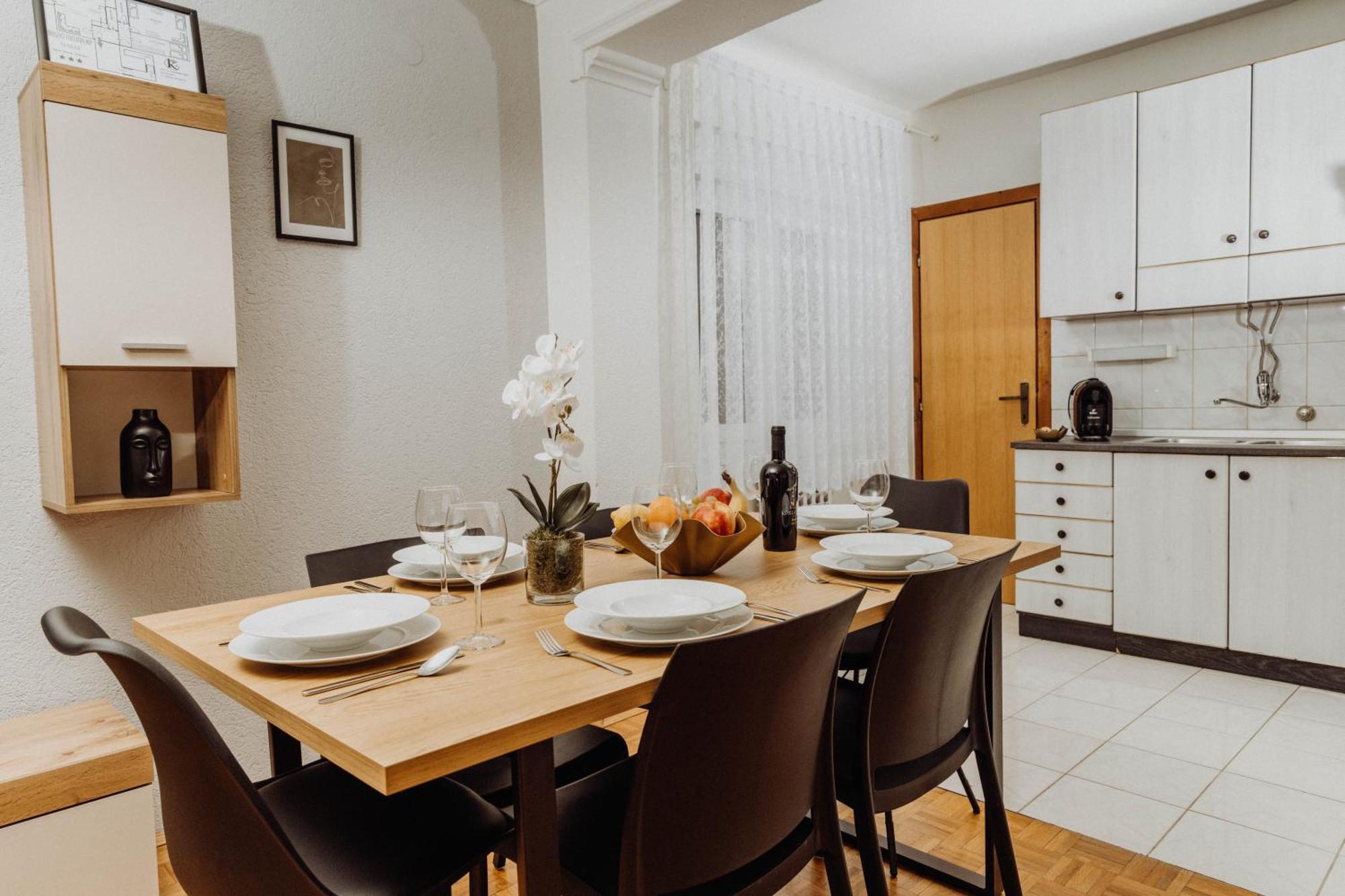 Apartman Tihana Vinkovci Exterior foto