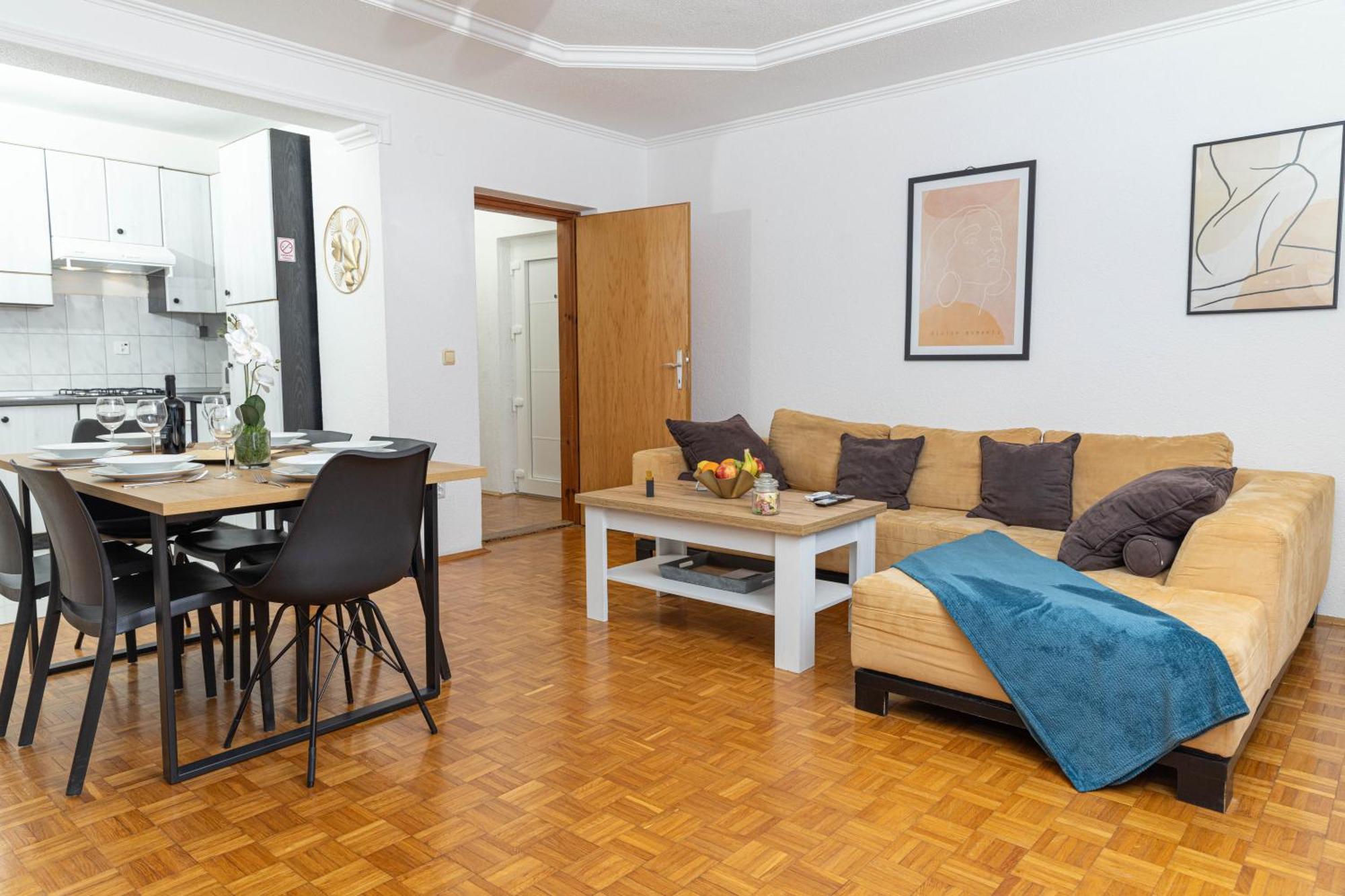 Apartman Tihana Vinkovci Exterior foto