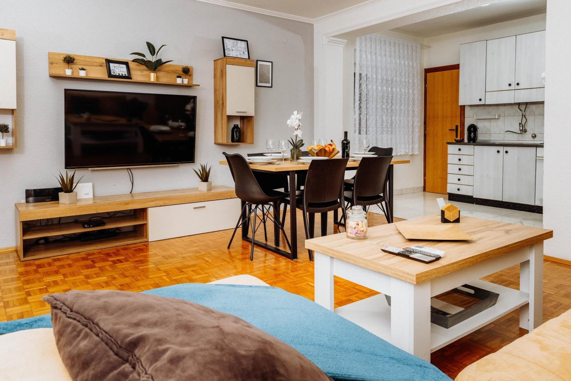 Apartman Tihana Vinkovci Exterior foto