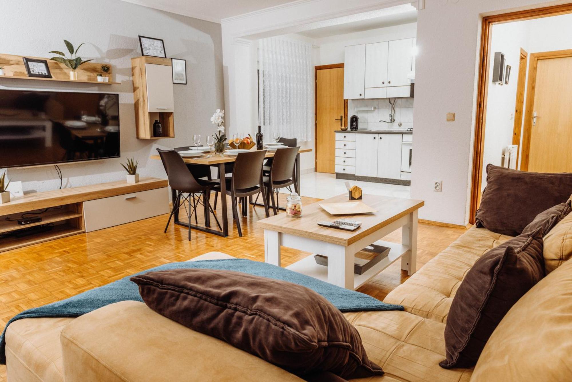 Apartman Tihana Vinkovci Exterior foto