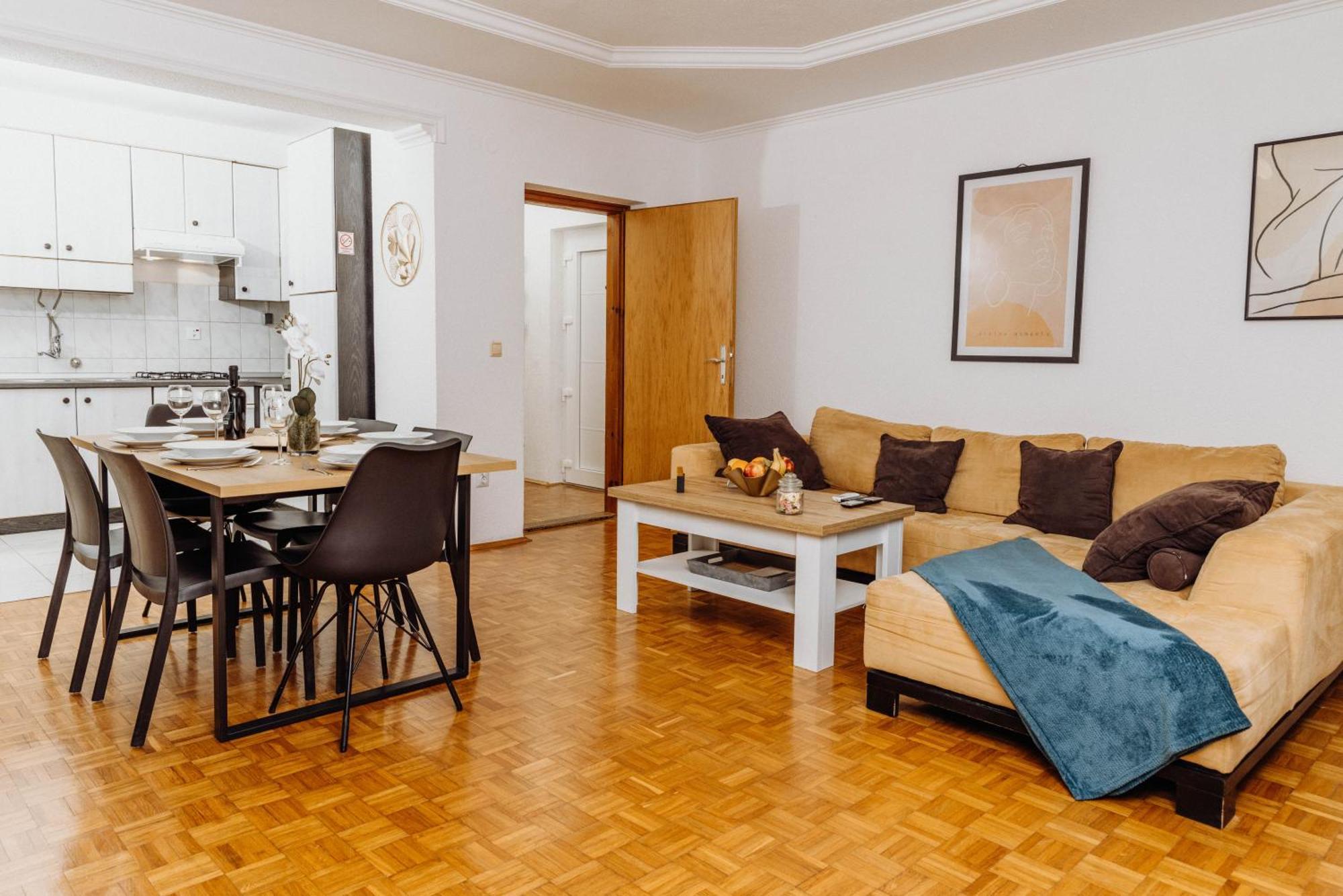 Apartman Tihana Vinkovci Exterior foto