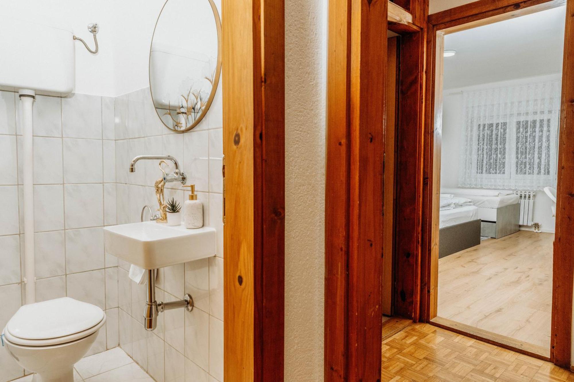 Apartman Tihana Vinkovci Exterior foto